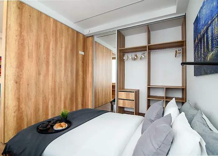 Apartment With Amazing View!